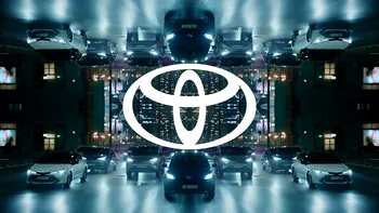 Toyota încearcă să lupte cu Tesla: cum își schimbă strategia, la ce mașini renunță