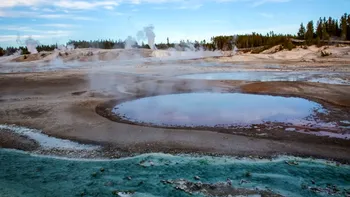 Oamenii de știință au descoperit ceva ciudat sub Yellowstone. Ce se află în celebrul vulcan din America