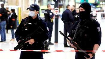 Atac armat în Paris, soldat cu șase răniți. Atacatorul a fost împușcat de polițiști