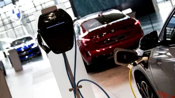 BMW investește în baterii pentru vehicule electrice: când le găsești în mașini