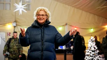 Gafă de proporții al ministrului german al Apărării. I se cere demisia după o urare de Anul Nou