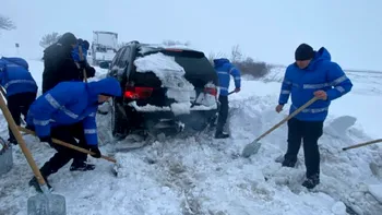 Stare de alertă în Vrancea din cauza ninsorilor abundente. Traficul spre Capitală este închis