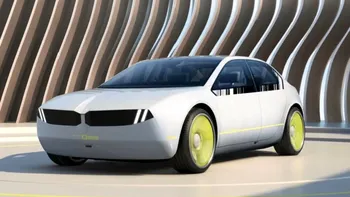BMW i Vision Dee, conceptul mașinii viitorului sau „portalul către lumea digitală”