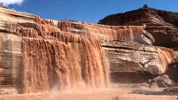 Când și unde poți să vezi “cascada de ciocolată”: 