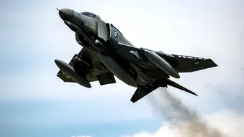 Un avion de vânătoare s-a prăbușit în Marea Ionică. Un pilot a murit, iar celălalt este căutat