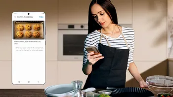 Cuptorul ideal pentru influenceri: îți permite să faci un video streaming cu ce gătești