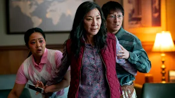 REVIEW Everything Everywhere All at Once - unul dintre cele mai ciudate filme de la Oscar, de anul acesta: de ce are șanse mari să câștige