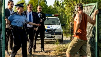 REVIEW Nunți, Botezuri, Înmormântări - filmul românesc cu Șerban Pavlu pe care trebuie să-l vezi ca să înțelegi mai bine de ce Teambuilding nu este o capodoperă