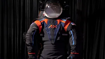 Costumul NASA pe care îl vor folosi astronauții pe Lună: realizat cu Axion Space, acesta este revoluționar