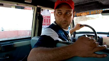 Cum rămâi fără permis de conducere pentru o manevră în marşarier. Situaţiile în care este interzis mersul înapoi cu maşina