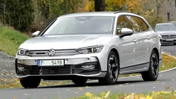 Noile Volkswagen Passat și Skoda Superb, aproape de lansare: când le poți cumpăra