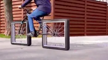 Bicicleta funcțională cu roți pătrate care a devenit virală. Cum funcționează VIDEO