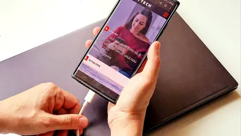 Ce se întâmplă dacă stai pe telefon în timp ce este la încărcat. Toți ignorăm acest pericol