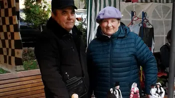 Afacerea cu care au dat lovitura doi soţi din Botoşani. A pornit totul dintr-o joacă, acum vând şi cu 200 de lei bucata