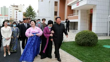 Kim Jong Un a făcut un cartier de lux pentru sustinătorii lui. Între timp, nord-coreenii suferă de foame
