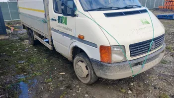 O primărie din România, amendată cu 50.000 de lei. Angajații au aruncat și au incendiat gunoiul pe câmp