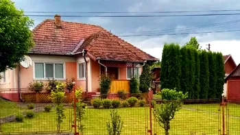 Singurul animal care nu moare nici dacă îl rupi în bucăți. Trăiește pe lângă oameni și nu are dușman să-l învingă