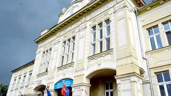 Un asistent medical de la Spitalul de Psihiatrie Oradea, acuzat că ar fi agresat sexual o pacientă de 18 ani. Reacția spitalului