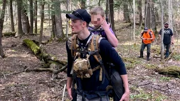 Copilul de 8 ani care a supraviețuit singur în pădure, după ce s-a rătăcit de familie. Cum a rămas în viață