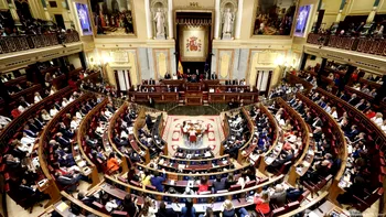 Haos politic într-o țară din Europa. Premierul a demisionat și Parlamentul a fost dizolvat. Urmează alegeri anticipate