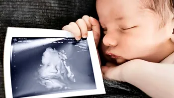 Când devin oamenii conștienți, în burta mamei sau după naștere?