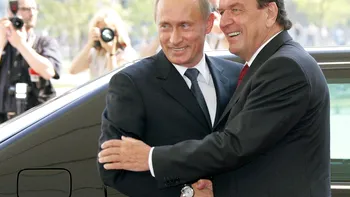 Fostul cancelar german, invitat de onoare la Ambasada Rusiei. Prietenul lui Putin, servit cu șampanie și caviar