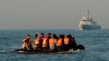 Cum se luptă Marea Britanie cu migranții. Campania controversată lansată recent de guvern