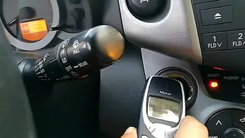 Nokia 3310, o mină de aur pentru hoții de mașini: cum a ajuns ”cărămida” să se vândă cu 18.000 de euro