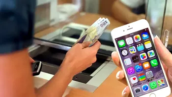 Un bărbat din Focșani s-a trezit că are de plătit un telefon în rate. Cumpărase totul cu buletinul, doar lipsea un „detaliu”