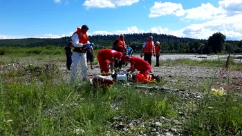 Anchetă la Suceava după ce un copil de 5 ani a murit înecat într-un canal. Autoritățile au fost alertate după 8 ore