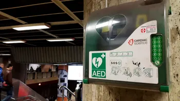 Zeci de defibrilatoare automate vor fi montate în București. În ce zone se vor găsi aparatele