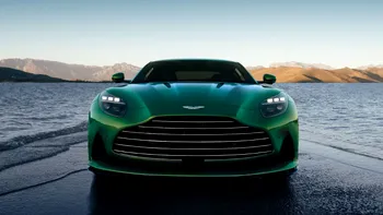 Aston Martin atacă supremația Ferrari: cât de puternic este modelul DB12