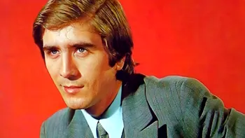 Adorat odată de români, dar uitat acum, “Joe Dassin de România” trăiește o dramă: Cornel Constantiniu părea de neînvins pe scenă