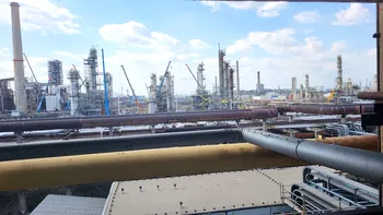 Angajatul rănit în incendiul de la Rafinăria Petrobrazi a murit. Reacția companiei OMW Petrom