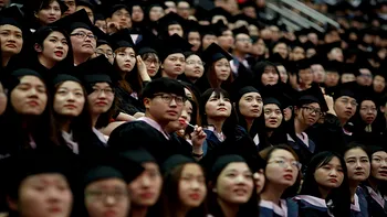 De ce se fotografiază studenții chinezi mai mult morți decât vii după absolvirea studiilor