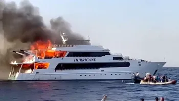Incendiu de proporții pe un iaht, în Marea Roșie. Trei turiști au fost dați dispăruți
