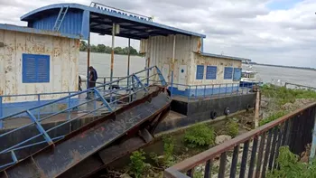 Incident naval. O șalupă a gărzii de coastă, scufundată de o barjă ucraineană. Un polițist a ajuns la spital