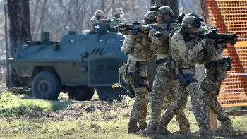 NATO își reafirmă angajamentul de „neclintit“ privind forța de intervenţie în Kosovo