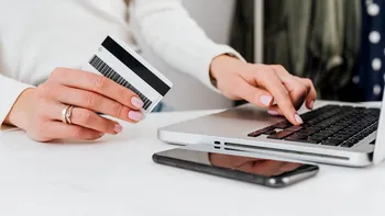 O adolescentă i-a devalizat cardul mamei sale. Ce și-a cumpărat de aproape 300.000 de lei