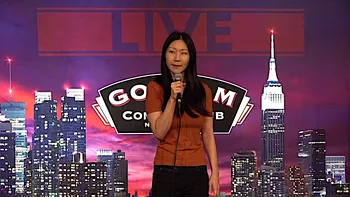 O comediantă, în vizorul Interpolului pentru o glumă. Cum a reușit să ofenseze o țară