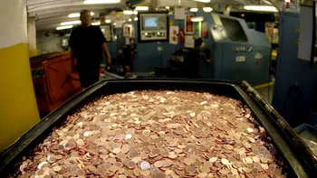 O familie care a găsit 800.000 de monede în subsol. S-a plictisit să le caute pe cele mai valoroase, așa că a decis să le vândă pe toate