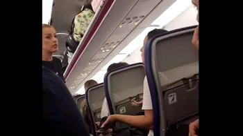 Scandal de proporții într-un avion Wizz Air. Cum a fost dată afară o româncă din avion, după ce s-a certat cu stewardesa VIDEO