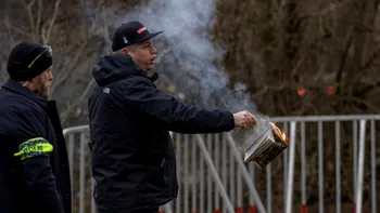 Suedia permite un protest în care un Coran va fi ars. Astăzi începe marele pelerinaj la Mecca