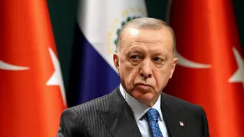 Un adolescent a fost condamnat la închisoare, după ce i-a desenat lui Erdogan o mustață asemănătoare cu a lui Hitler