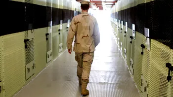 Zece melodii pe care CIA le-a folosit ca să tortureze prizonierii. Ce alte tehnici folosea agenția