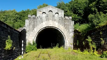 Tunelul din România care pare că te duce la epava Titanicului. Are peste 4.500 de metri și nu se vorbește de el în școli