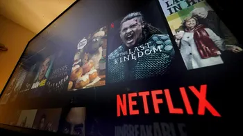 Cum insistă Netflix să te uiți, totuși, la reclame: schimbarea care îi afectează pe abonați