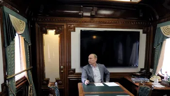Cum arată interiorul trenului blindat de lux al lui Vladimir Putin - care are propriul salon de înfrumusețare