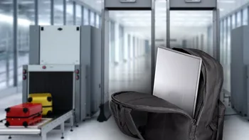 De ce trebuie să scoți laptopul din bagaj, la aeroport: ce se întâmplă în timpul scanării de securitate