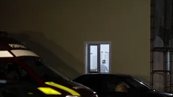 Dosare penale în cazul bătrânilor de la azilul din Tunari. Proprietarii sunt doi cântăreți care în urmă cu 10 ani erau acuzați că îi înfometează și sedează pe pacienți